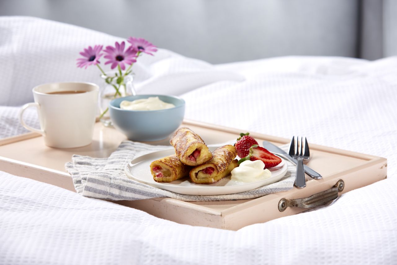 French Toast Roll-ups with Cream & Berries | Bulla