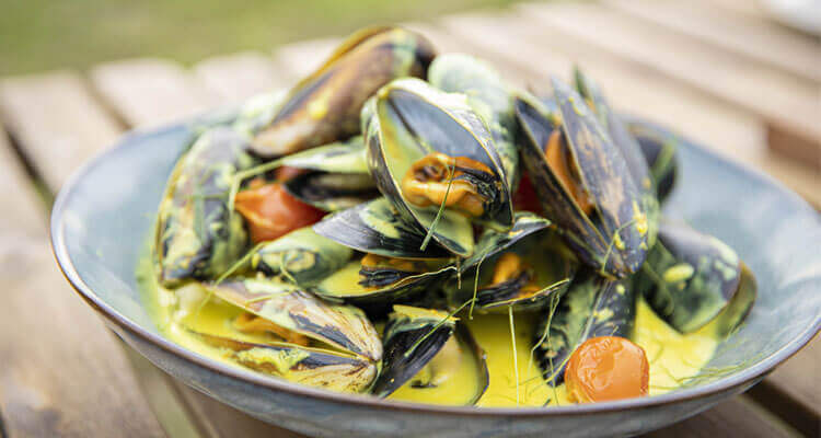 Mussels in Creamy Turmeric Broth by Everyday Gourmet | Bulla