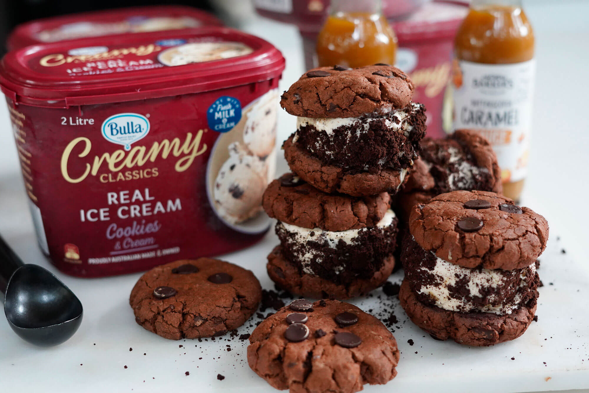 Brookie Cookies and Cream Ice Cream Sandwich | Bulla