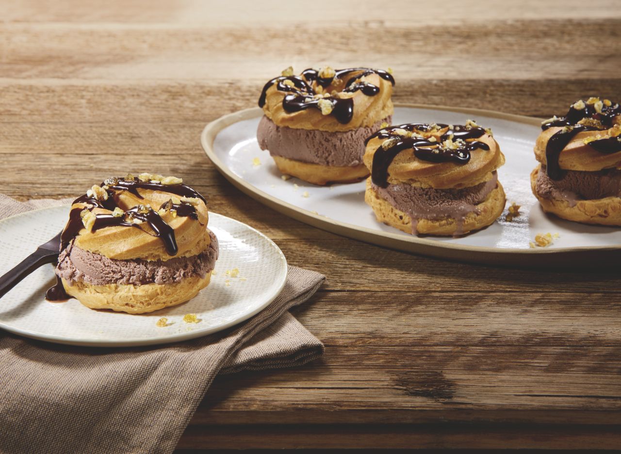 Mini paris-brest with chocolate ice cream & praline | Bulla