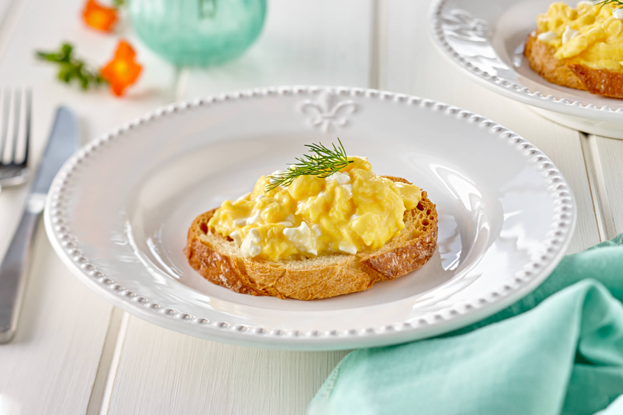 Scrambled Eggs with Cottage Cheese Bulla