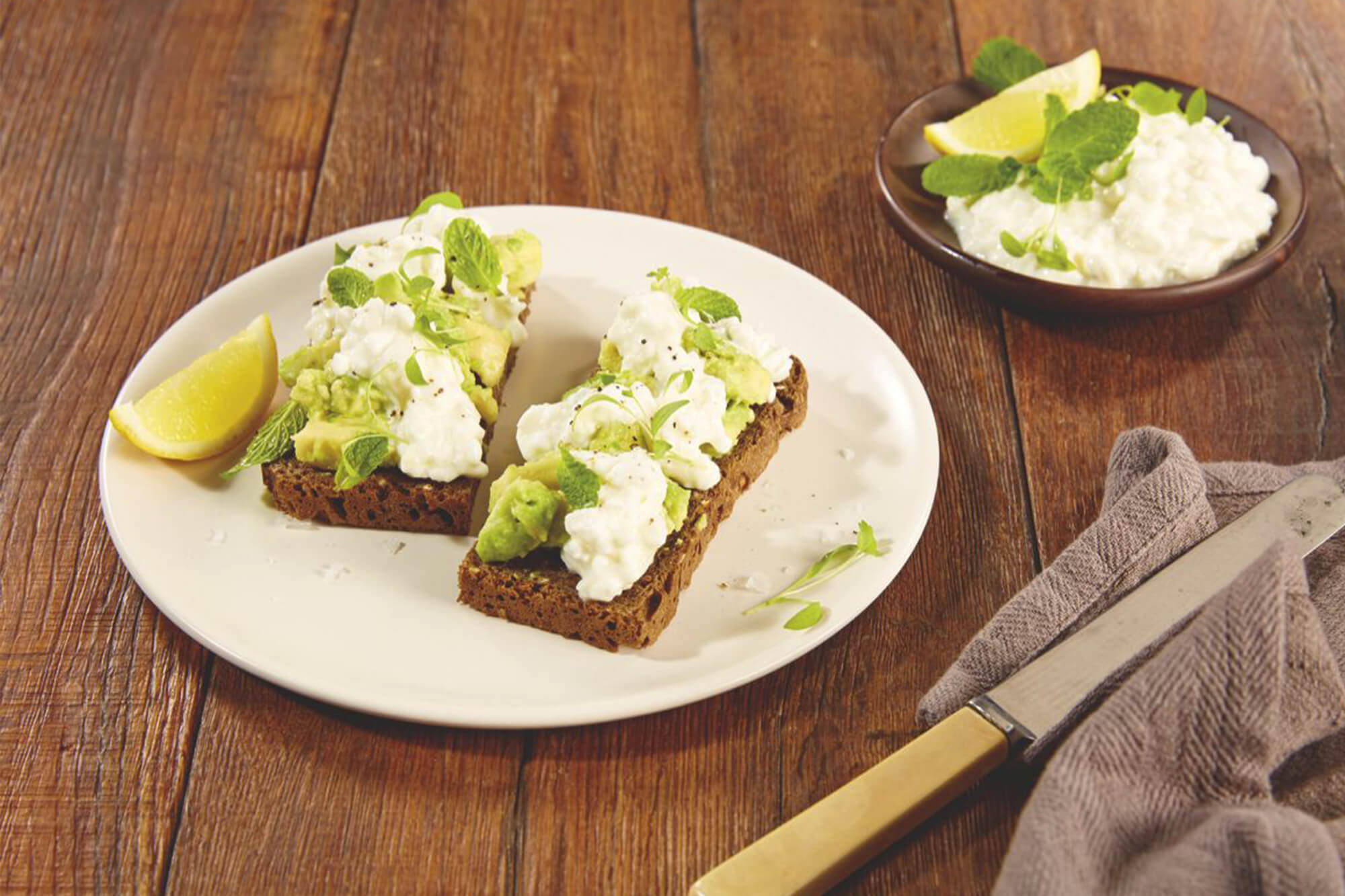 Smashed Avocado and Cottage Cheese Toasts with Fresh Herbs Bulla